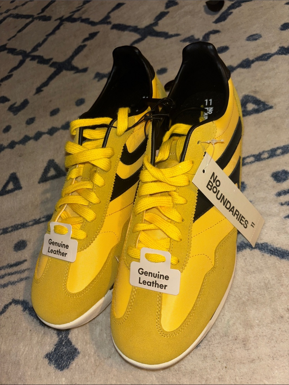 No Boundaries Mens Yellow/Black Slim Sneakers!  Size 11! NWT! MEMORY FOAM